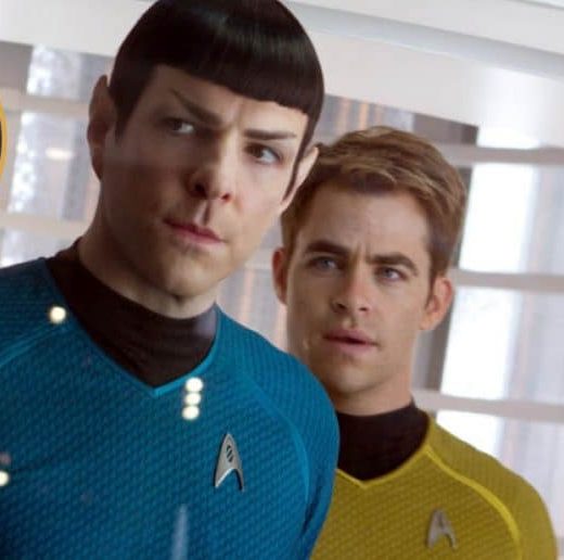 Zachery Quinto und Chris Pine in Star Trek als Spock und Kirk