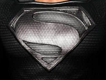 Schwarzer Superman Anzug Logo in silber