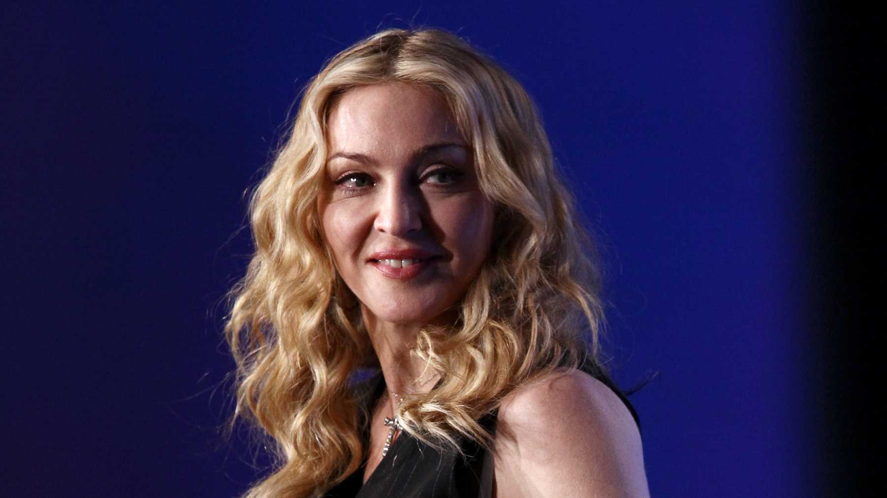 Popstar Madonna lächelt, denn sie bekommt ein eigenes Biopic spendiert