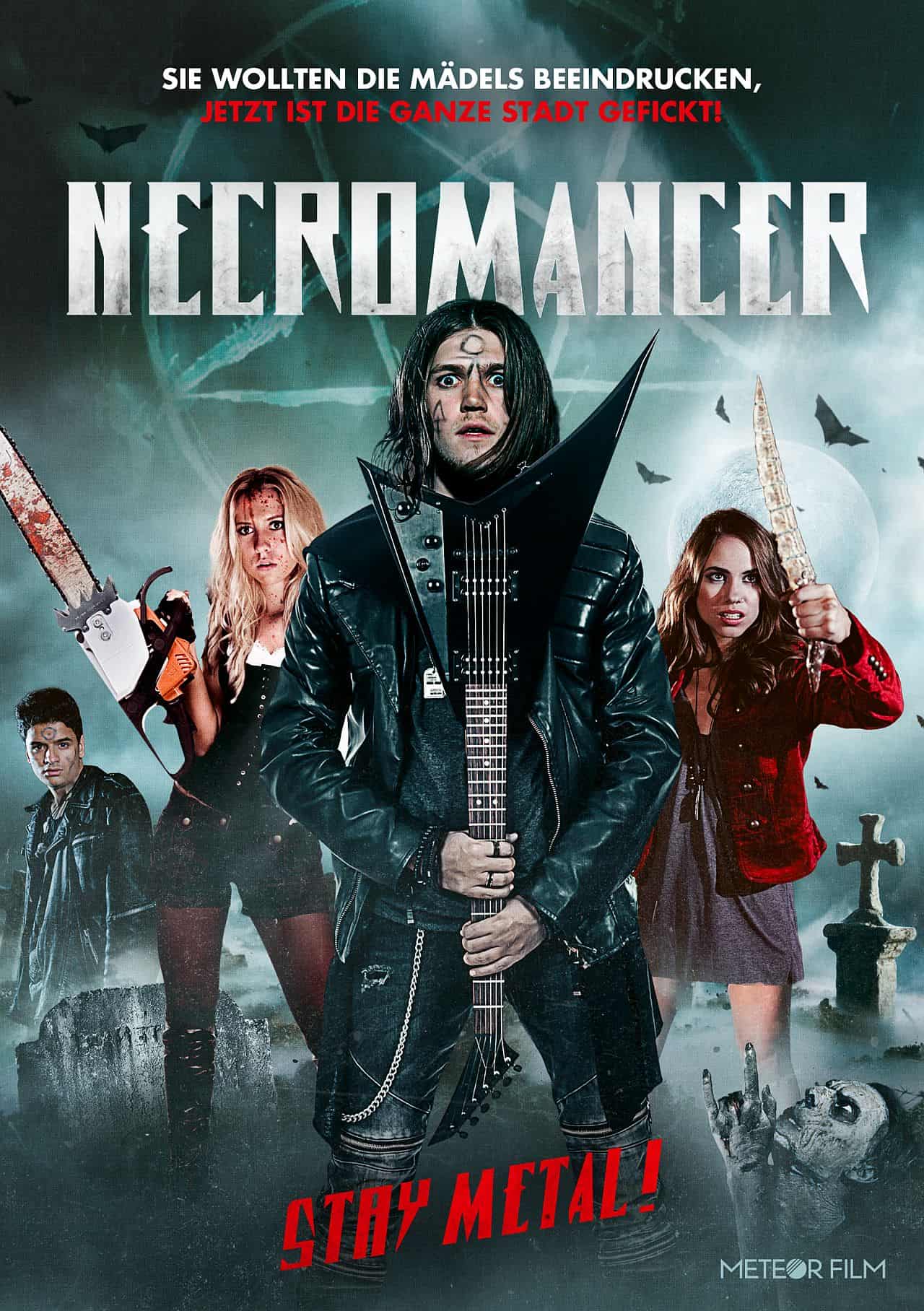 Necromancer Poster . Ein panisch schauender Junger Mann in schwarzen Klamotten