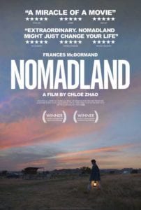 Poster zu Nomadland . Ein landschaftsfoto in der Abenddämmerung .
