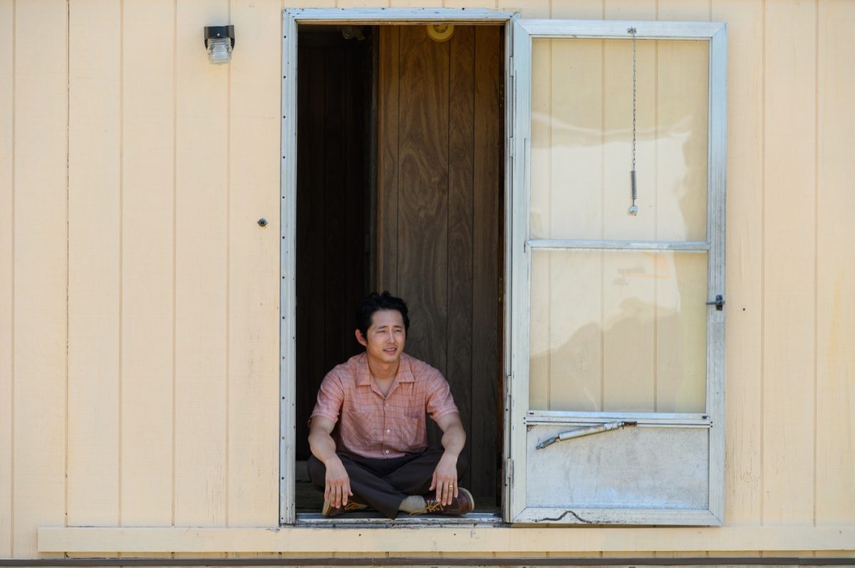 Familienvater Jacob (Steven Yeun) will in den wilden Ozarks in Arkansas einen Neustart mit seiner koreanisch-amerikanischen Familie wagen
