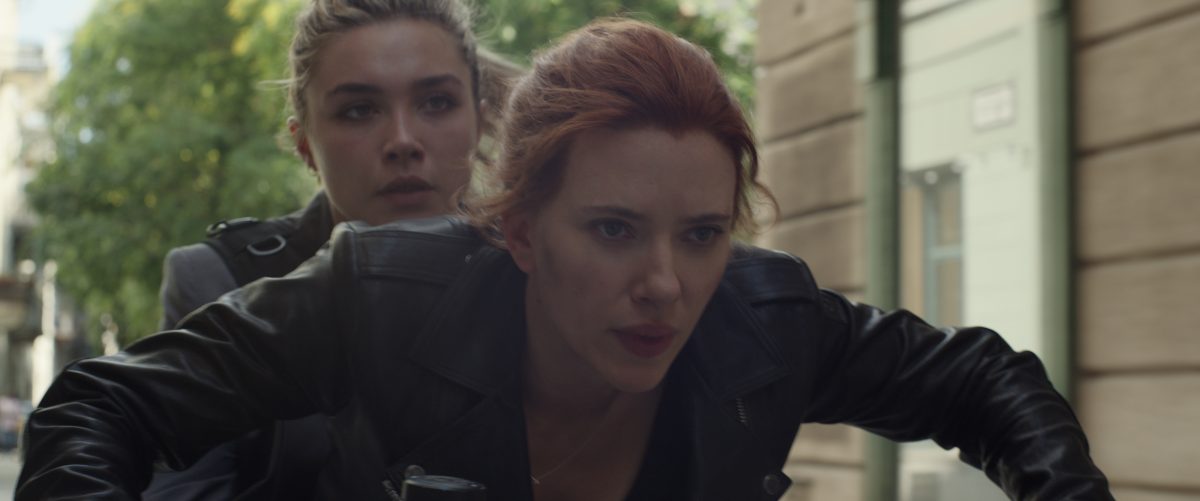 L to R: Yelena (Florence Pugh) and Black Widow/Natasha Romanoff (Scarlett Johansson)