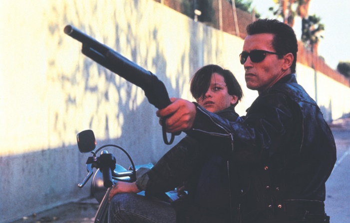 Arnold Schwarzenegger beschützt Edward Furlong– Terminator 2: Tag der Abrechnung (1991)