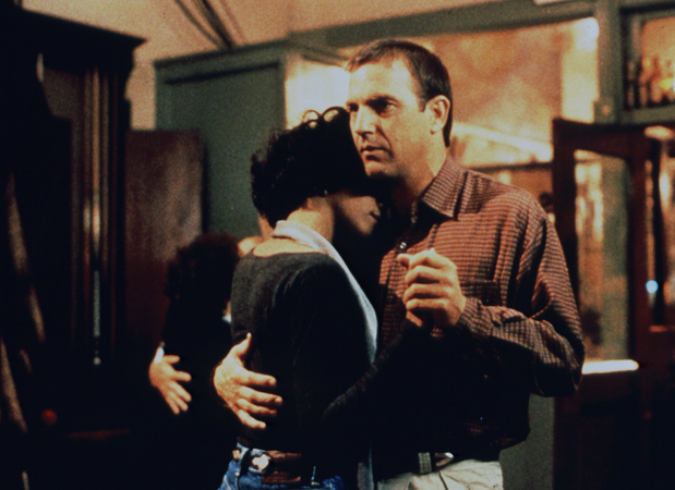 Kevin Costner und Whitney Houston in – Bodyguard (1992)
