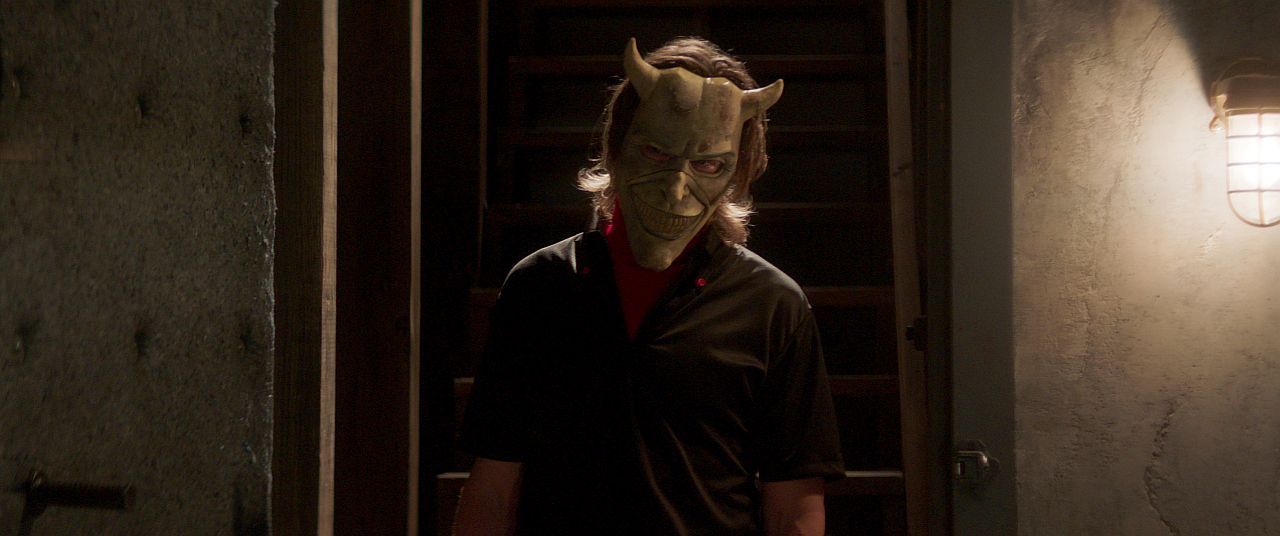 Ethan Hawke mit Maske als Der Greifer in The Black Phone