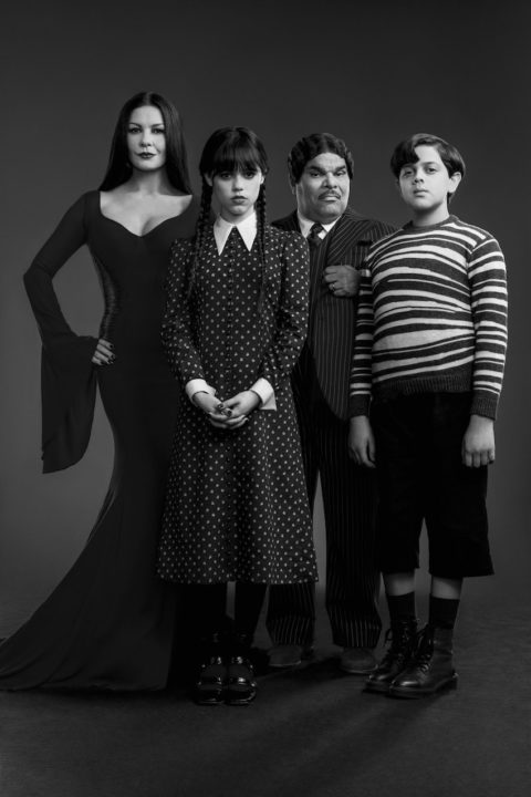 Addams Family Serien Spin-Off „Wednesday“: Erstes Familien-Foto