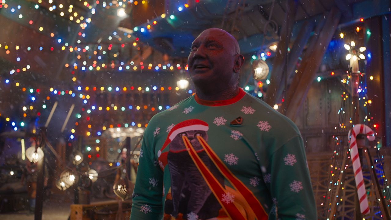 Drax (Dave Bautista) ist Begeistert von der Weihnachtsidee.