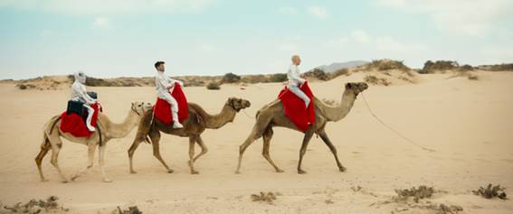 FCK2020 – ZWEIEINHALB JAHRE MIT SCOOTER Mit Kamelen in der Wüste beim Dreh zum Video von "The Spell Remains"