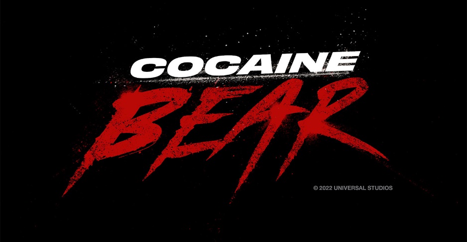 Schriftzug Cocaine Bear auf schwarzen Hintergrund