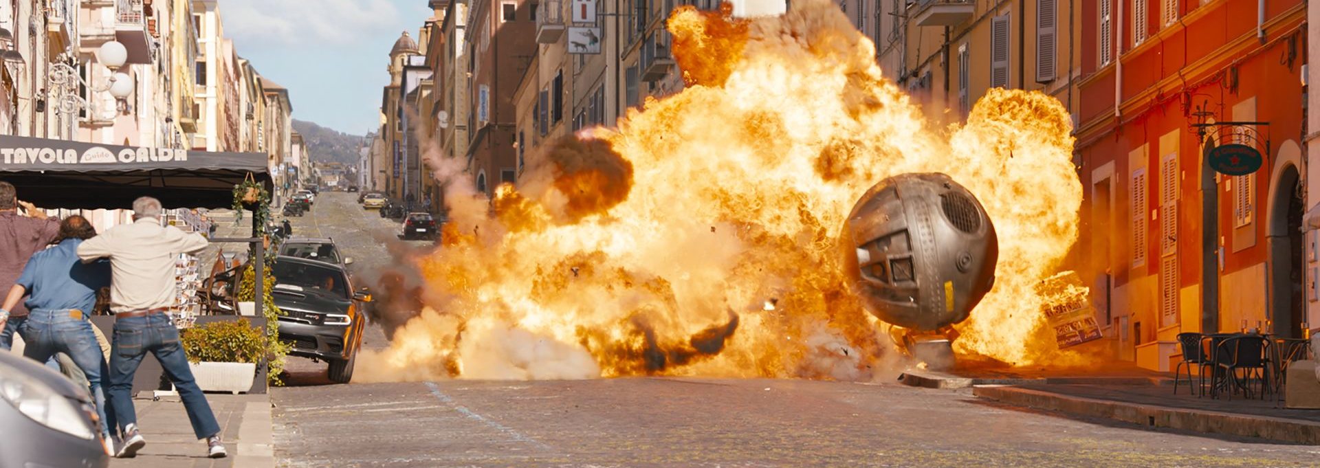 Ein explosiver zehnter Film der Fast and Furious Reihe steht bevor, wie der neu Trailer zeigt.