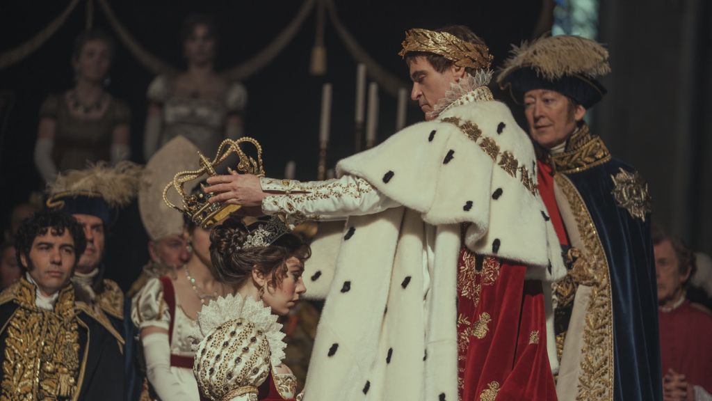Joaquin Phoenix als Napoleon Bonaparte und Vanessa Kirby als Empress Josephine in Napoleon