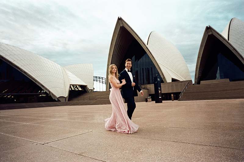 (L-R) Sydney Sweeney und Glen Powell an der Oper in Sydney