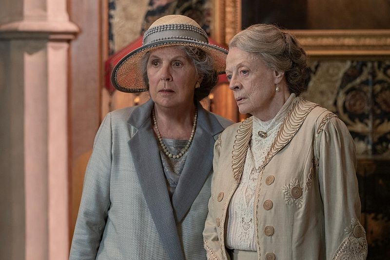 Maggie Smith and Penelope Wilton in Downton Abbey: Eine Neue Ära (2022)
