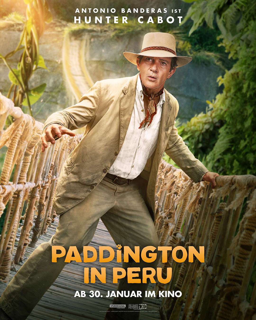 PADDINGTON IN PERU CHARACTER POSTER ANTONIO BANDERAS