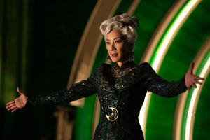 Michelle Yeoh ist Michelle Yeoh ist Madame Akaber in WICKED