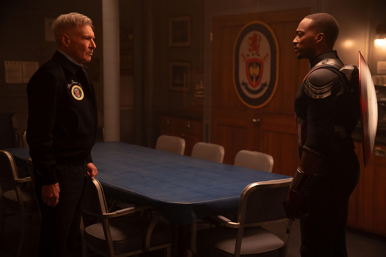 L-R): Harrison Ford als Präsident Thaddeus Ross und Anthony Mackie als Sam Wilson/Captain America in Marvel Studios' CAPTAIN AMERICA: BRAVE NEW WORLD.