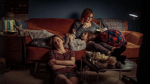 Luna Wedler als Tilda, Zoë Baier als Ida und Laura Tonke als Andrea.
