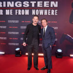 (L-R) Jeremy Allen White und Scott Cooper bei der Premiere von Springsteen: Deliver Me From Nowhere in Berlin