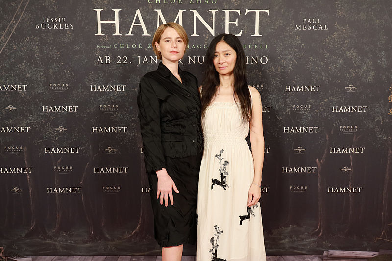 Hamnet Premiere in Berlin mit (L-R) Jessie Buckley und Regisseurin Chloe Zhao