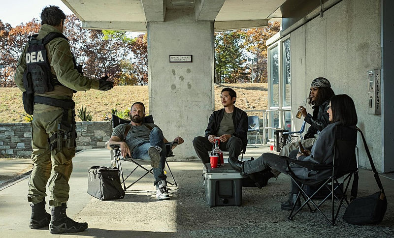 (L-R) Ben Affleck, Kyle Chandler, Catalina Sandino Moreno, Steven Yeun, and Teyana Taylor in The Rip (2026)
