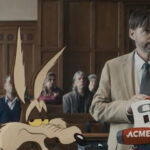 WILL FORTE (Links im Bild) COYOTE vs. ACME