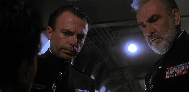 (L-R) Sam Neill und Sean Connery in JAGD AUF ROTER OKTOBER (1990)