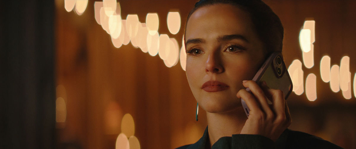 Voicemails for Isabelle. Zoey Deutch als Jill in Voicemails for Isabelle.