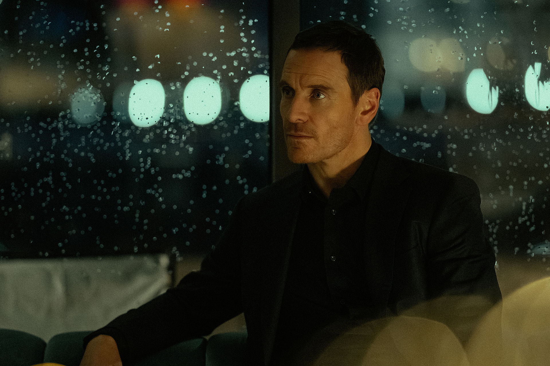 MICHAEL FASSBENDER IN THE AGENCY STAFFEL 1