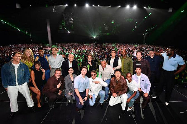 Robert Downey Jr., Kelsey Grammer, James Marsden, Rebecca Romijn, Pedro Pascal, Chris Evans, Kevin Feige, Paul Rudd, Anthony Russo, Joe Russo, David Harbour, Anthony Mackie, Hayley Atwell, Tenoch Huerta, Letitia Wright, Hannah John-Kamen, Simu Liu, Lewis Pullman, Winston Duke, and Danny Ramirez bei der San Diego Comic Con 2026