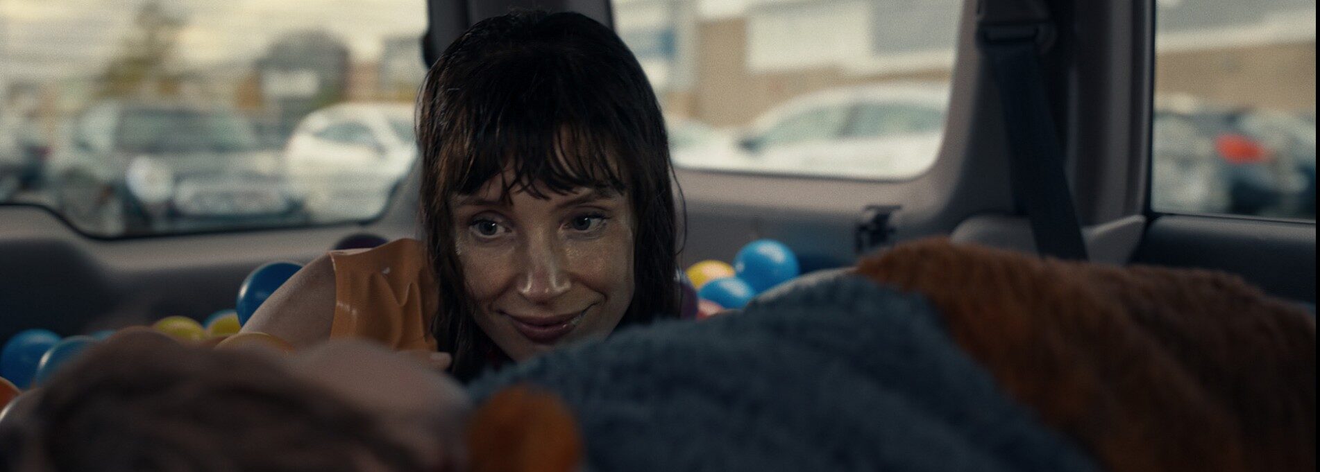 Jessica Chastain als „Other Mommy“ in „Other Mommy“ unter der Regie von Rob Savage.