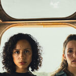 Kiana Madeira als "Lena" und Jessica Rothe als "Alli" in BEWARE BOIÚNA.