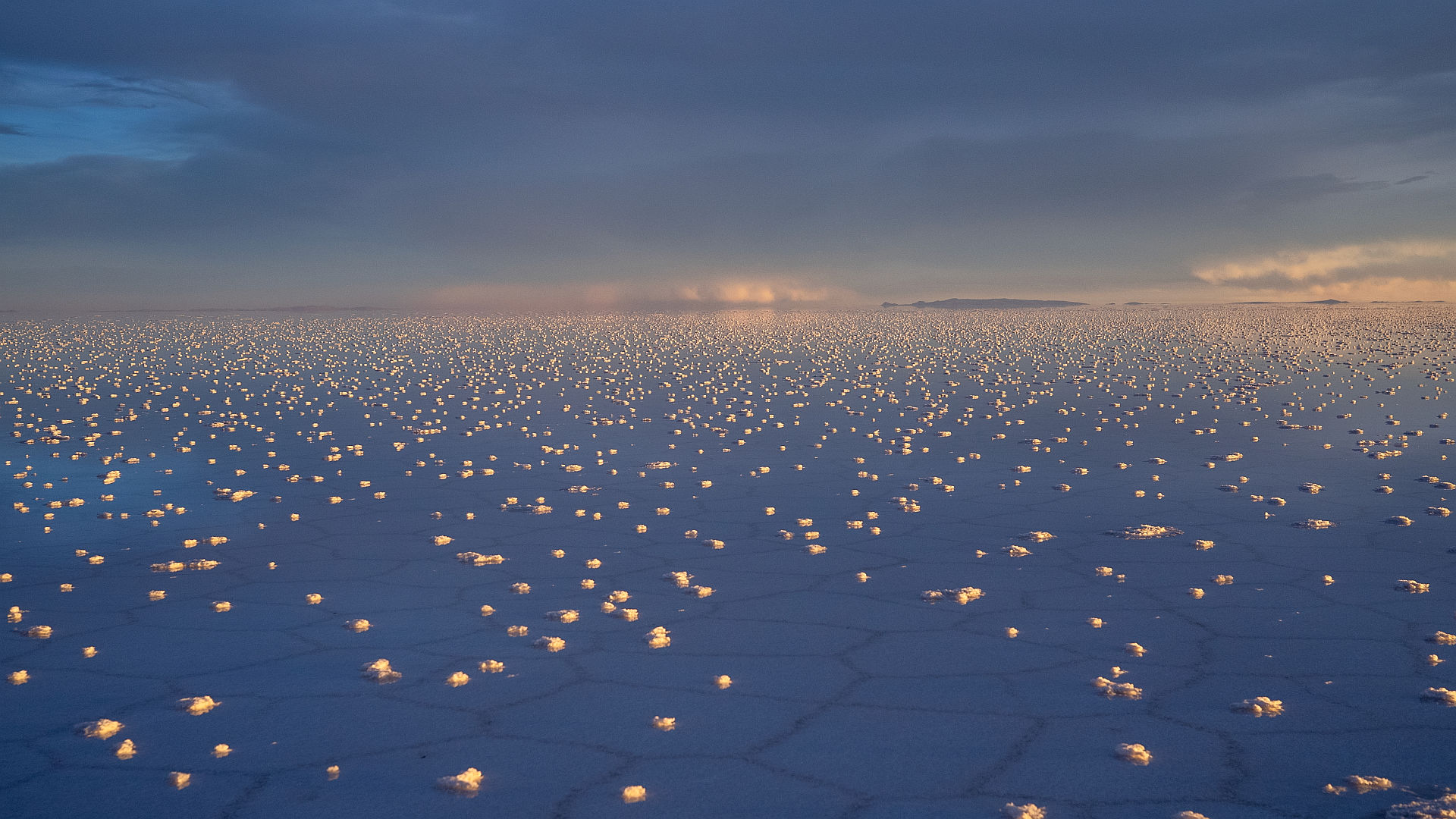 MATERIA PRIMA - NEW ENERGY. OLD POWERS?