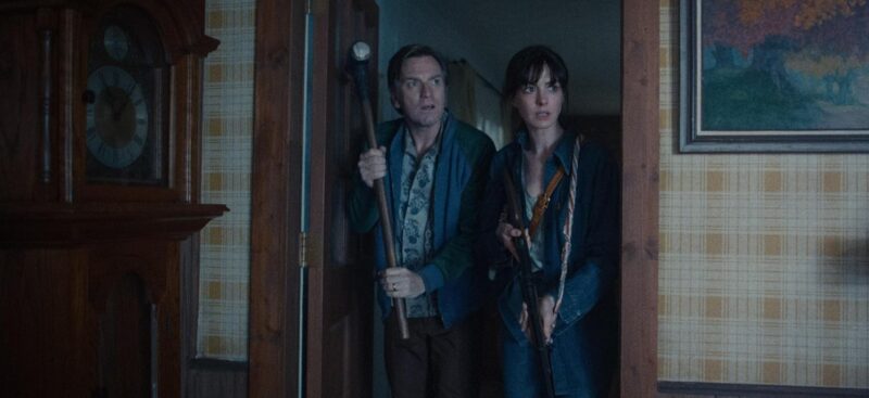 Ewan McGregor and Anne Hathaway in The End of Oak Street (2026)