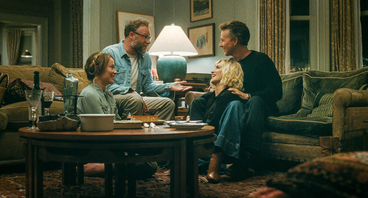 (L-R) Olivia Wilde, Seth Rogan, Edward Norton und Penelope Cruz in THE INVITE