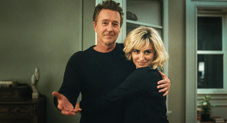 (L-R) Edward Norton und Peneleope Cruz in THE INVITE
